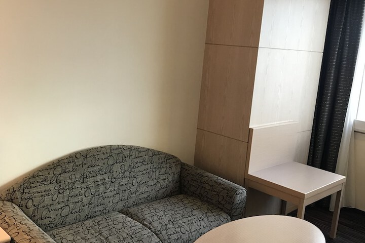 Room 16 of 69