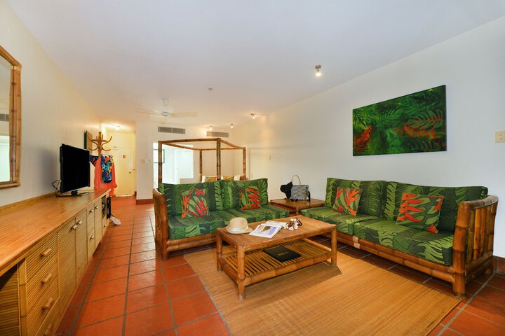 Room 5 of 158