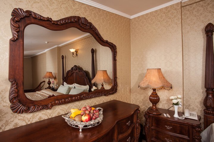 Room 5 of 70