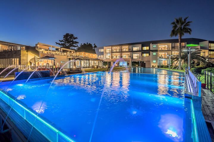 Pool 130 of 144