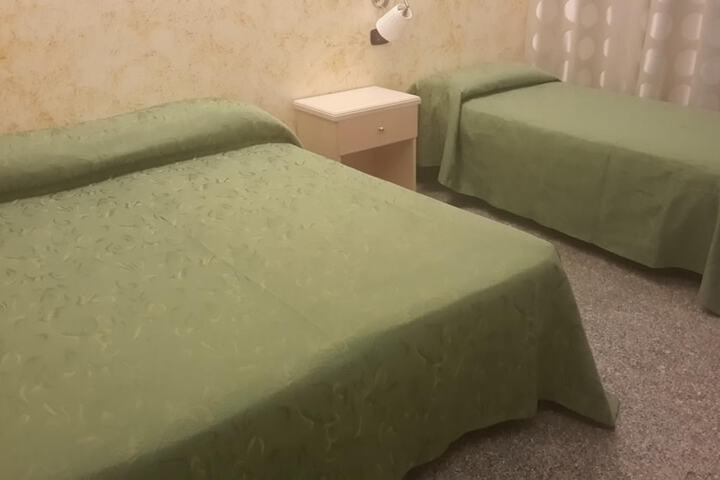 Room 12 of 32