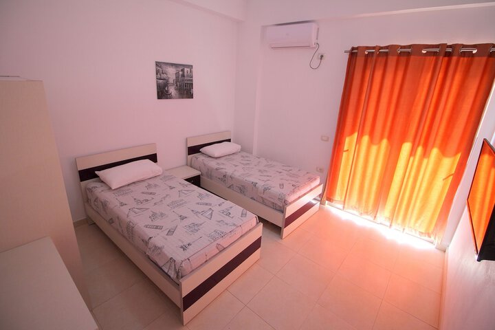 Room 83 of 111