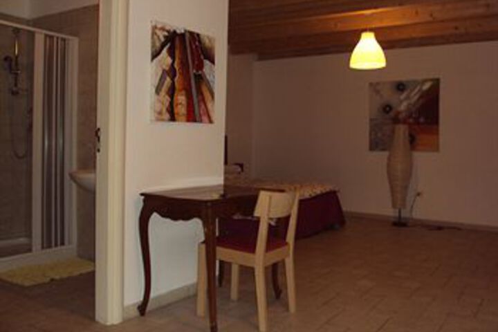 Room 11 of 15