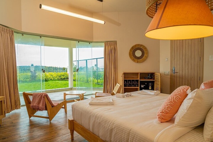 Room 5 of 17