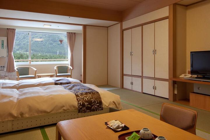 Room 11 of 39