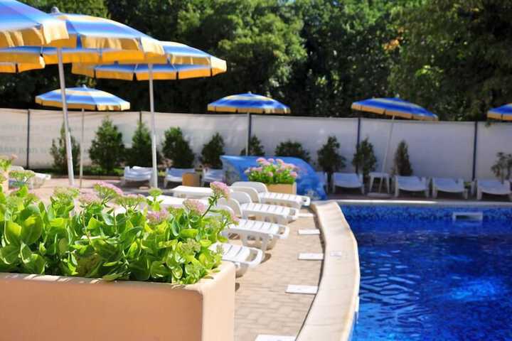 Pool Hotel