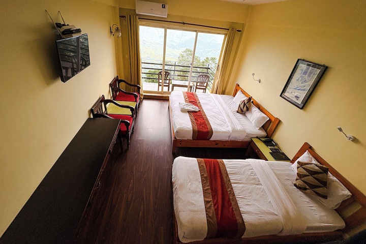Room 10 of 21