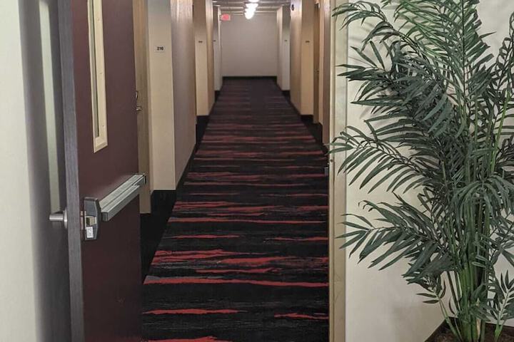 Ballroom/Hall 25 of 37