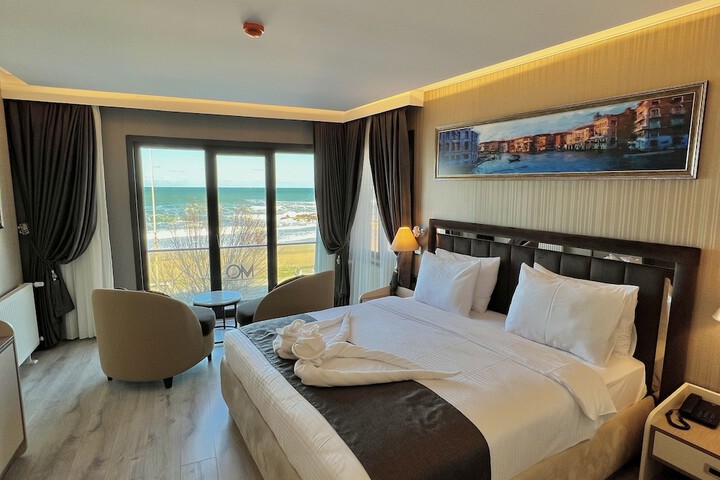 Room 8 of 72
