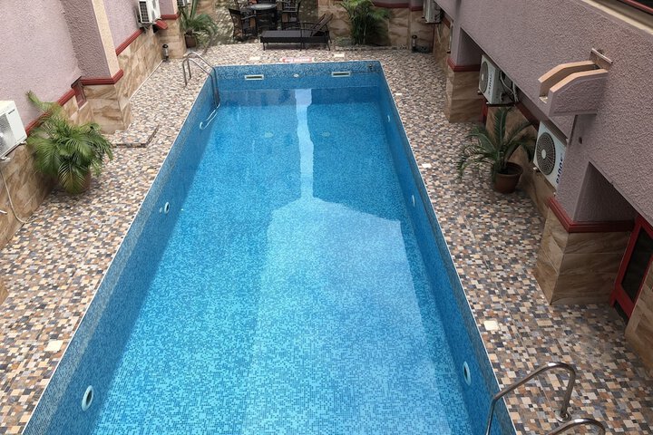Pool 33 of 44