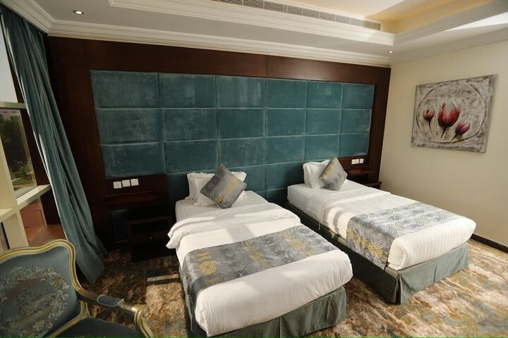 Room 44 of 82