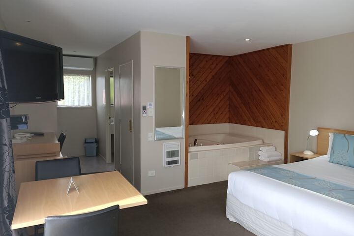 Room 42 of 95