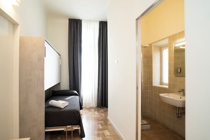 Room 21 of 45