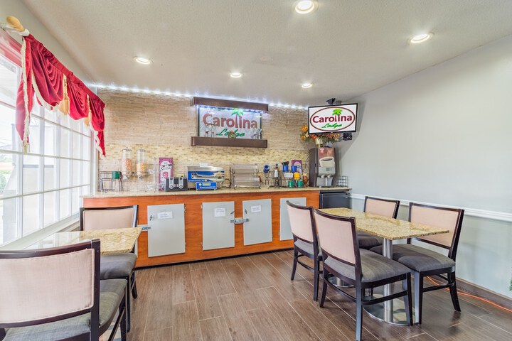 Breakfast/Coffee Service 24 of 37