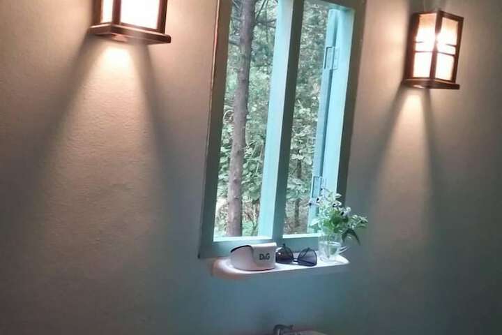 Room 7 of 34