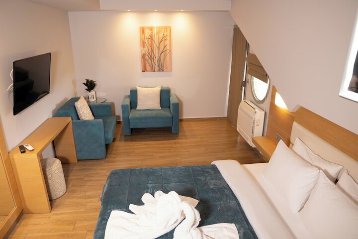 Room 43 of 105