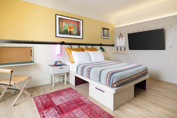 Room 15 of 39