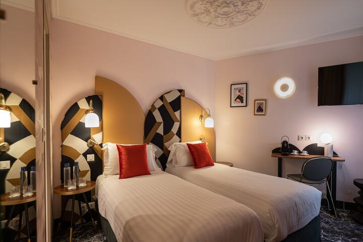 Room 7 of 51