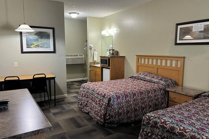 Basic 2 Double Beds (5 of 10)