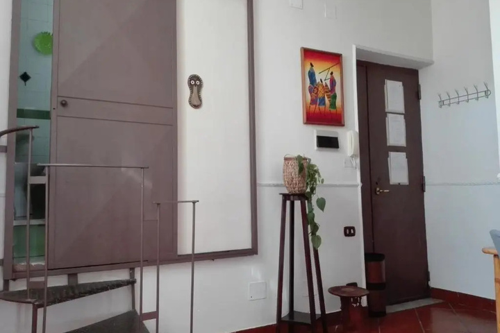 Room 6 of 19