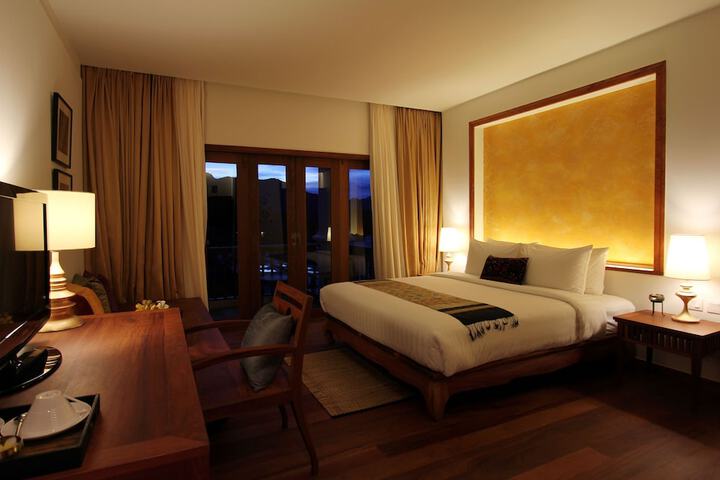 Room 4 of 72