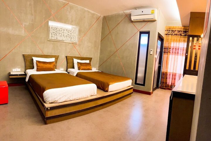 Room 10 of 21