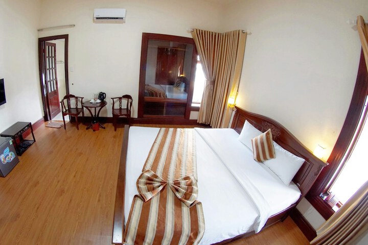 Room 21 of 77