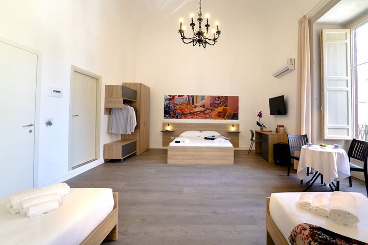 Room 35 of 107