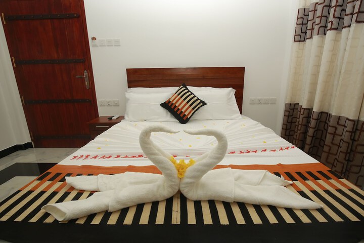 Room 15 of 48