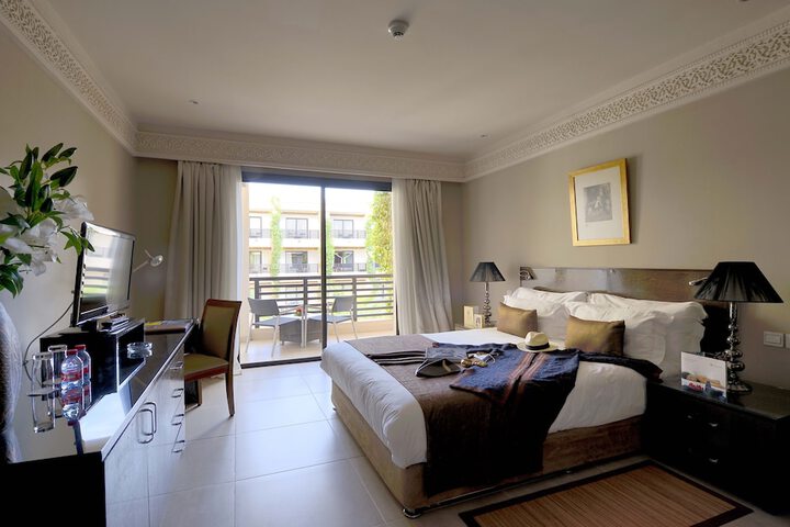 Room 10 of 48