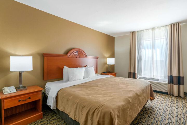 1 King Bed (1 of 12)