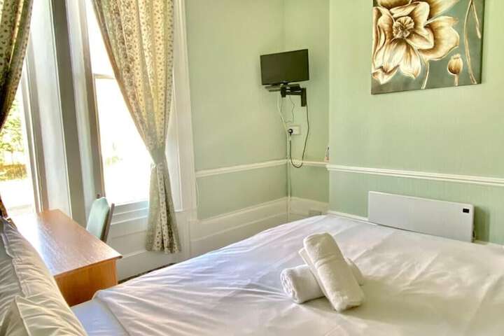 Room 53 of 99