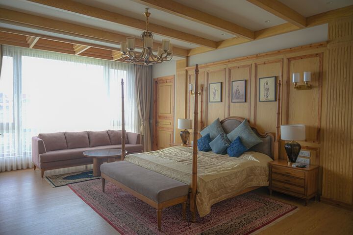 Room 13 of 48