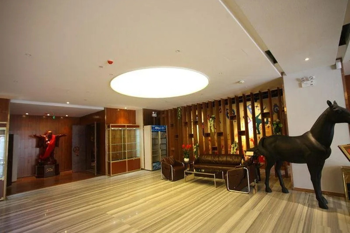 Room 10 of 29