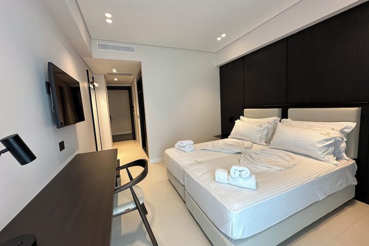 Room 70 of 142