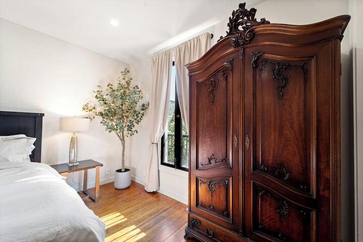 Room 22 of 191
