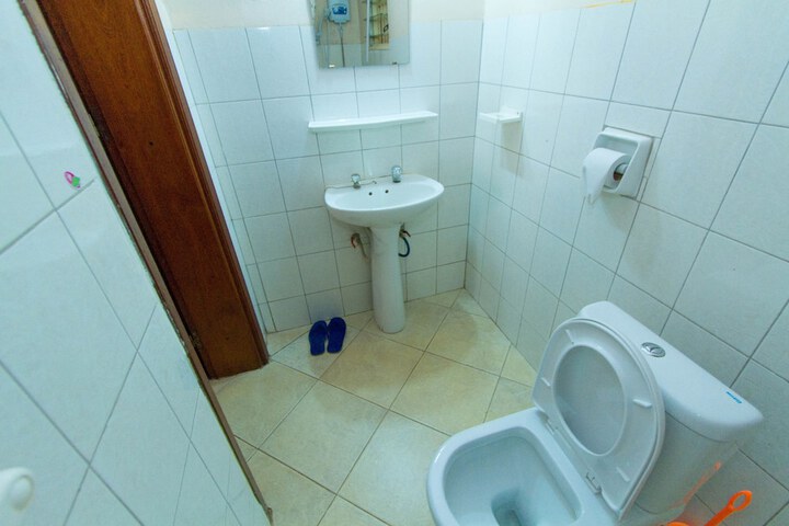 Room 18 of 29