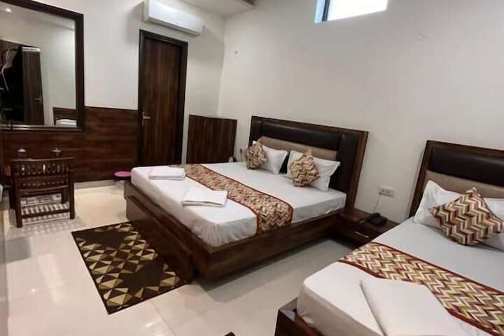 Room 6 of 23