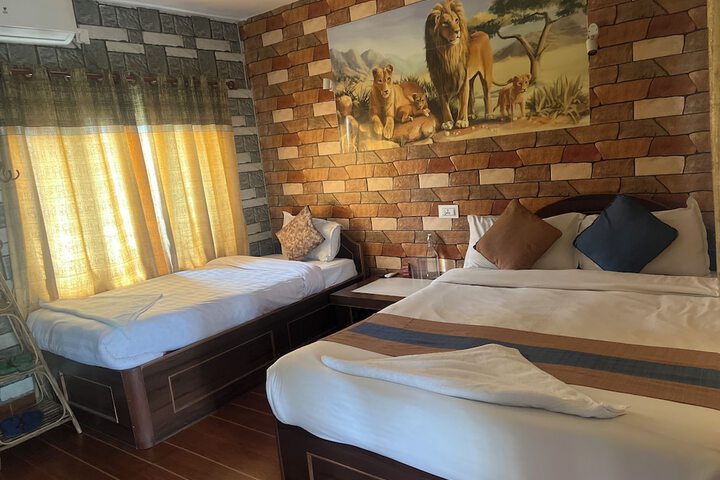 Room 32 of 66