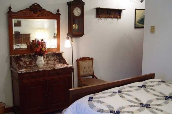 Room 3 of 27
