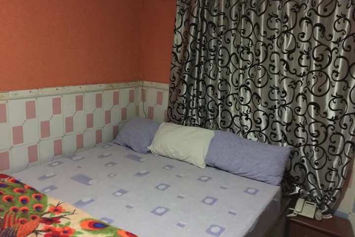 Room 6 of 22