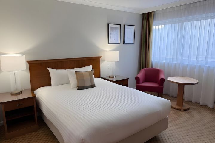 Room 8 of 19