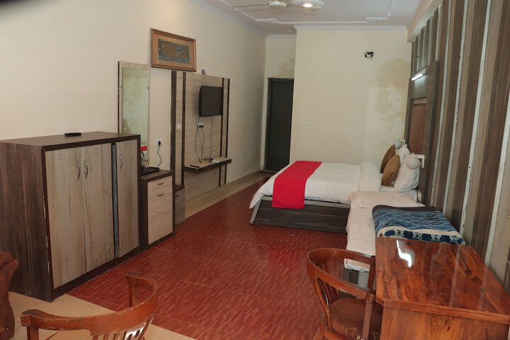 Room 2 of 15