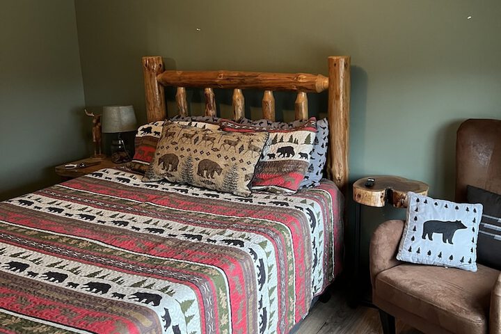 Room 6 of 33