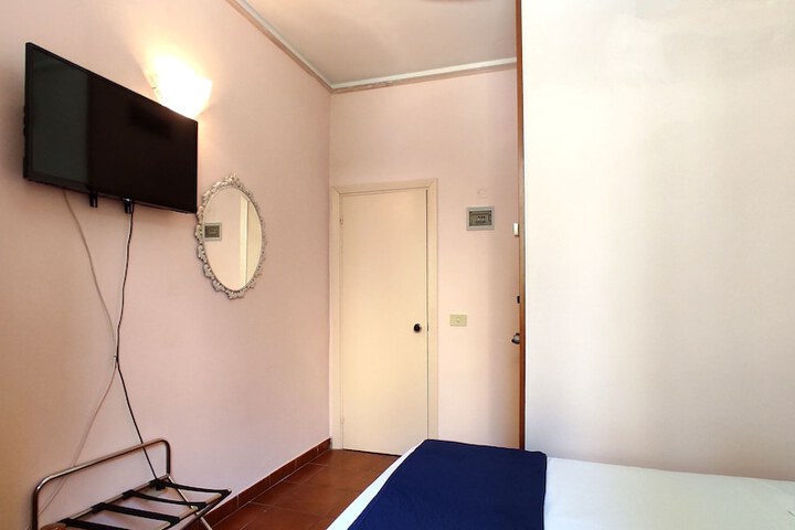 Room 22 of 52