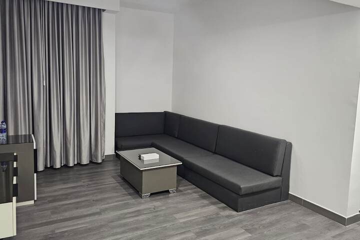 Room 18 of 73