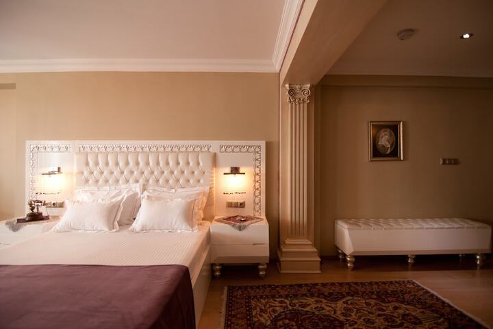 Room 29 of 49