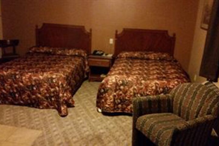 Room 32 of 47