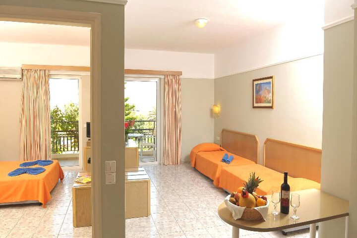 Room 16 of 19