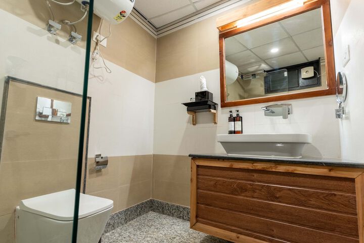 Room 19 of 28